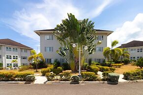 3rd Floor Condo Richmond Estate Beach Access Pool