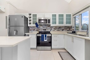 3rd Floor Condo Richmond Estate Beach Access Pool