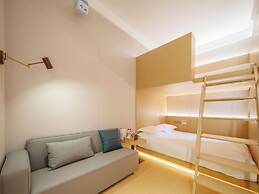 Captain 5 Youth Hotel