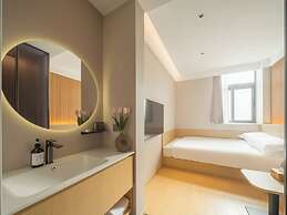 Captain 5 Youth Hotel