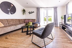 Peaceful Stay Near Trails