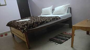 Hotel Trishla Inn Lodging & Boarding