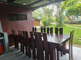 Eljoy's Forest Resort