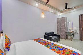 Fabhotel Moonlit