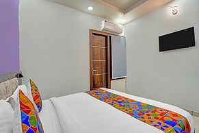 Fabhotel Moonlit