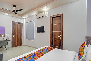 Fabhotel Moonlit