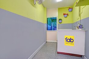 Fabhotel Broad Way Inn
