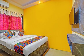 Fabhotel Broad Way Inn
