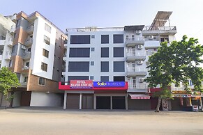 Fabhotel Silver Stay 02
