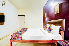 Fabexpress Elvin Balaji Beach Palace