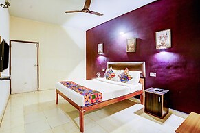 Fabexpress Elvin Balaji Beach Palace