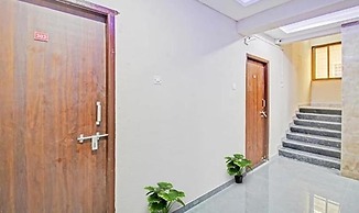 Fabhotel White House I