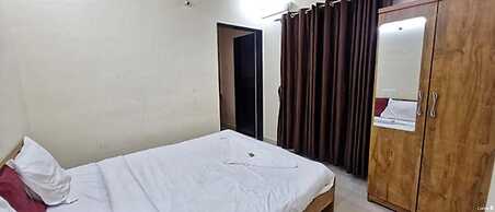 Fabhotel White House I