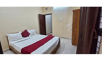 Fabhotel White House I