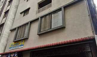 Fabhotel White House I