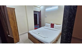 Fabhotel White House I