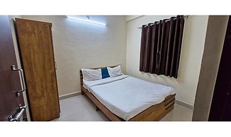 Fabhotel White House I
