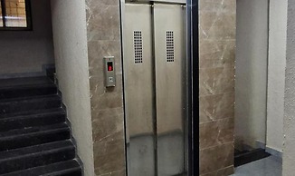 Fabhotel White House I