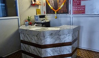 Fabhotel White House I