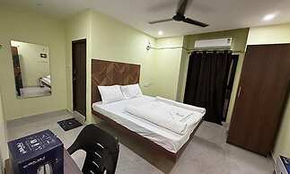 Fabhotel Star Light B