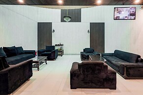 Fabhotel Novis House