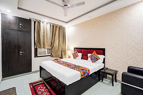 Fabhotel Novis House