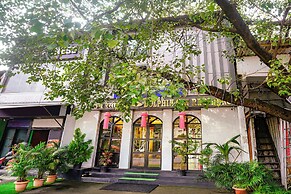 Fabhotel Dolphin Residency