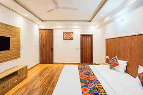 Fabhotel Golden Inn