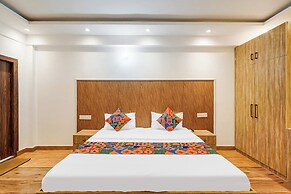 Fabhotel Golden Inn