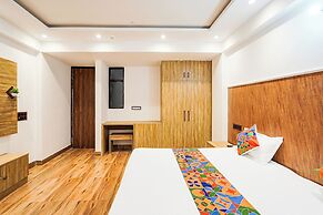 Fabhotel Golden Inn
