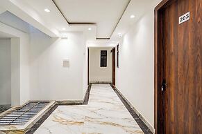 Fabhotel Golden Inn