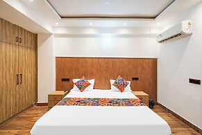 Fabhotel Golden Inn