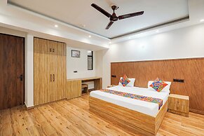 Fabhotel Golden Inn