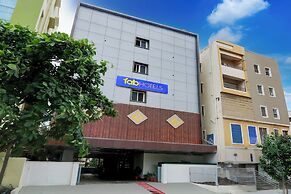 Fabhotel Radha Rani Residency