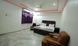 Fabhotel Amutham Residency
