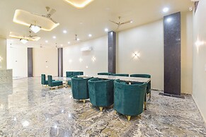 Fabhotel Fort
