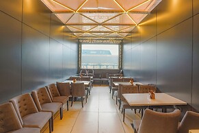 Fabhotel Nexus Inn