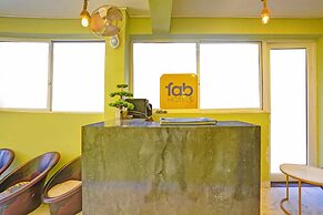 Fabhotel Small Daddy Plus