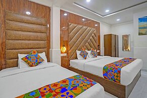 Fabhotel Small Daddy Plus