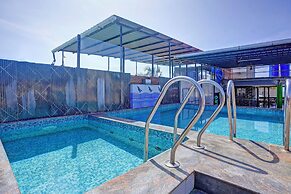 Fabhotel Small Daddy Plus
