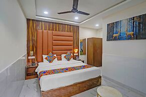 Fabhotel Small Daddy Plus