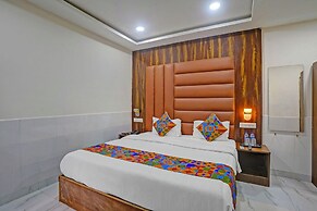 Fabhotel Small Daddy Plus