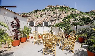Fabhotel Bloom Stone