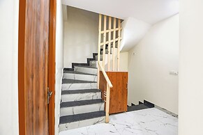 Fabhotel Royal Metro