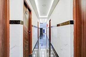 Fabhotel Leon Square