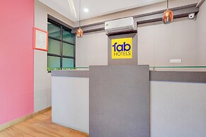Fabhotel East Land