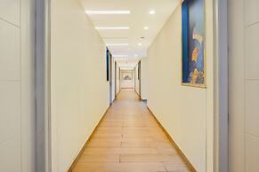 Fabhotel East Land
