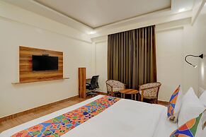 Fabhotel East Land