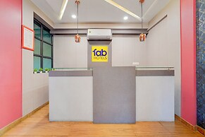Fabhotel East Land