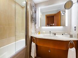 Spacious Apartment to Accommodate up to 4 People